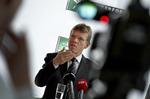 Spillerforeningens direktør Mads Øland har for første gang oplevet massiv modstand fra DBU, der ikke lod sig hundse med. Denne gang forlod Øland kamppladsen med et kæmpe nederlag. 