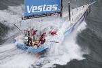 Den første etape fra Alicante til Lissabon blev vundet at den amerikanske båd med Vestas som sponsor. På næste etape til Cape Town er Jena Mai Hansen en del af besætningen. 