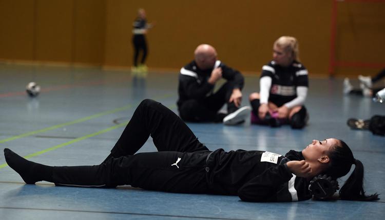 Simone Böhme strækker ud og er klar til opgøret mod Rusland. Foto: Lars Poulsen 