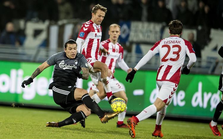 Det har pyntet på FCK's spil at få Federico Santander – målscoreren i 1-1-kampen mod AaB – tilbage efter en skade, men han er stadig ikke i topform. Efter pausen skal han være med til at løfte FCK. 
