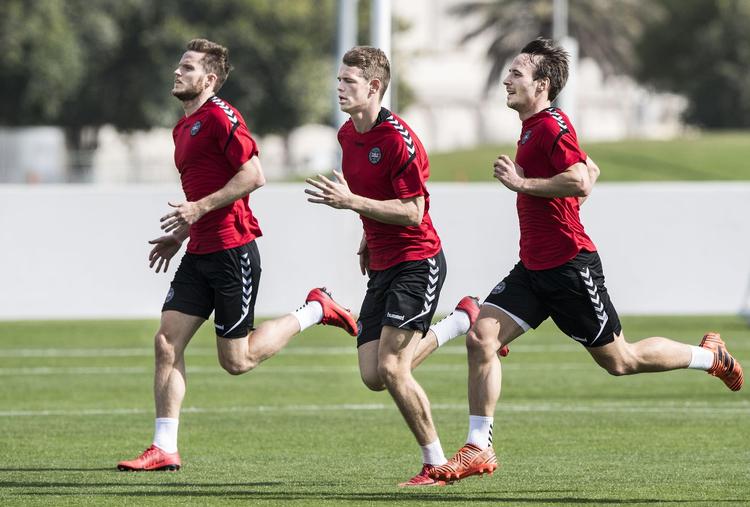 Nikolai Laursen ved godt, at han er omgivet af mere rutinerede og afprøvede spillere som her Lasse Nielsen (tv.) og Mike Jensen, men det afholder ham da ikke fra også at have drømmen om at spille VM. 