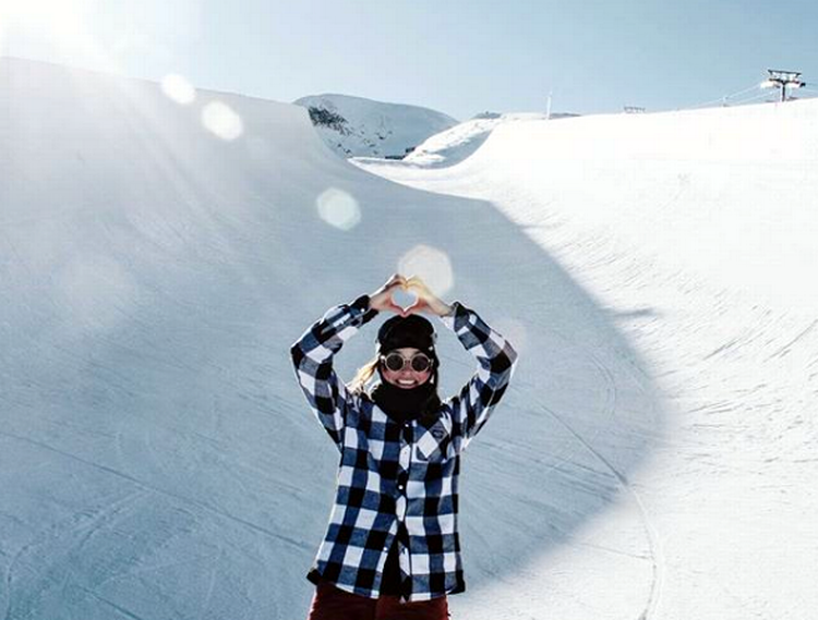  Den grønlandskfødte skiløber Laila Friis-Salling på en af de halfpipebaner, hvor hun konkurrerer.  