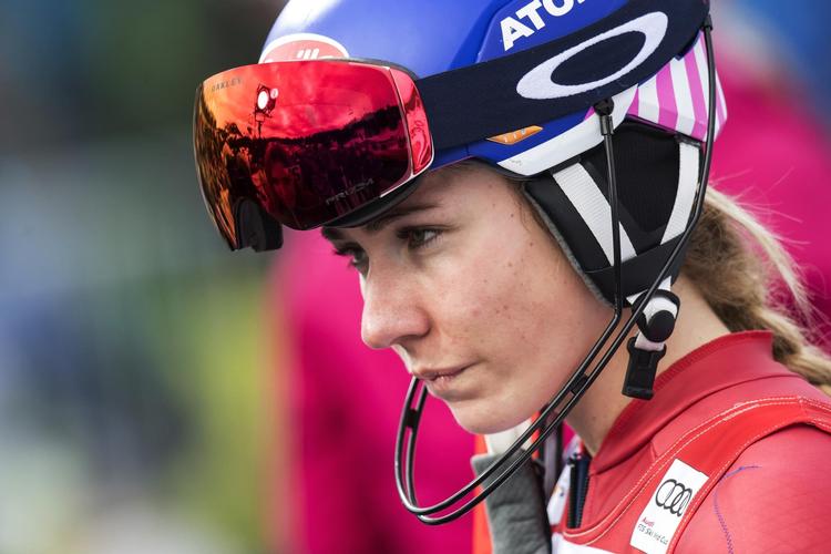 En fokuseret Mikaela Shiffrin har lært af de dårlige løb i januar, og er klar til at forsvare sit OL-guld i slalom. Og måske vinde mere end det. 