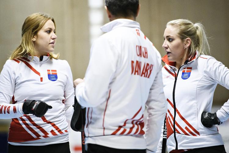 Team Madeleine Dupont (tv.) med søster Denise på holdet vil være undertippet i alle kampe – og det kan være en fordel for danskerne. 