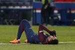 Milliardindkøbet Neymar blev alvorligt skadet mod Marseille 25. februar og er ude af spil i tre måneder. Thibault Camus/AP.