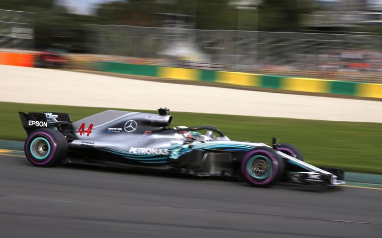  Lewis Hamilton  fortsætter, hvor han slap i 2017. Den  forsvarende verdensmester kørte en magtfuld kvalifikation og starter årets første grandprix i poleposition.  Foto: Asanka Brendon Ratnayake/AP Foto: Asanka Brendon Ratnayake/AP