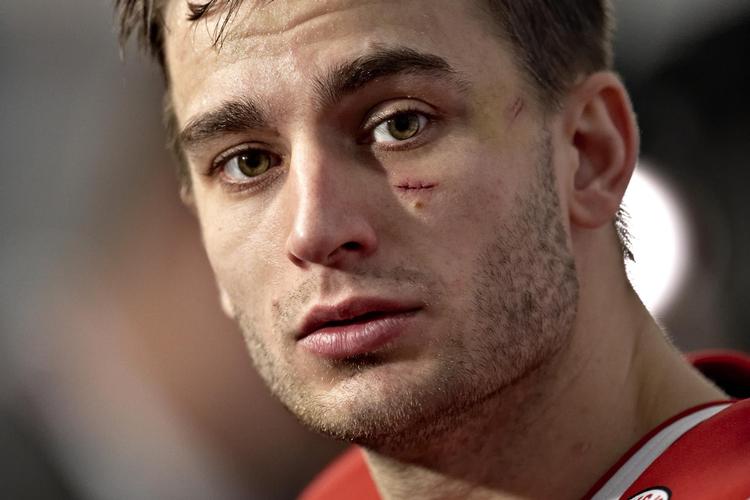 VM i ishockey kommer til Danmark for første gang - og Frans Nielsen er med. Boxen i Herning er bygget, 
så byens søn kan optræde på hjemmebane i det 
VM, som kan blive hans sidste.
 Claus Bonnerup