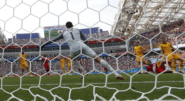 Peru Paolo Guerrero var hård ved Australien. Angriberen  sørgede med et oplæg og sin 35. landskampsmål for at Australien aldrig var i nærheden af den sejr, de desperat havde brug for.  Foto: Martin Meissner/AP Foto: Martin Meissner/AP