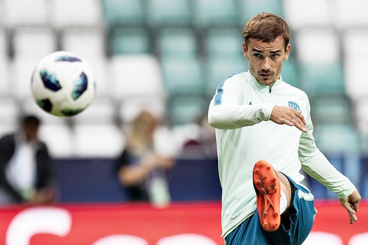  Antoine Griezmann kan blive spilleren, der stjæler billedet i aften i Tallinn. Her ses han under tirsdagens  træning.  Pavel Golovkin/AP