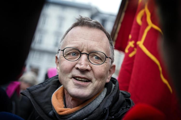 Anders Bondo – skal give kage.
 