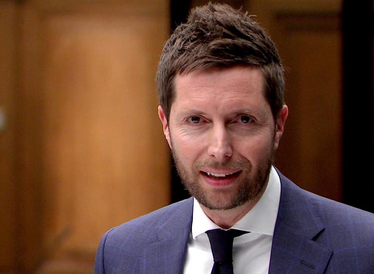 Kåre Quist sætter en ære i at lægge op til vejret med et ordspil. 