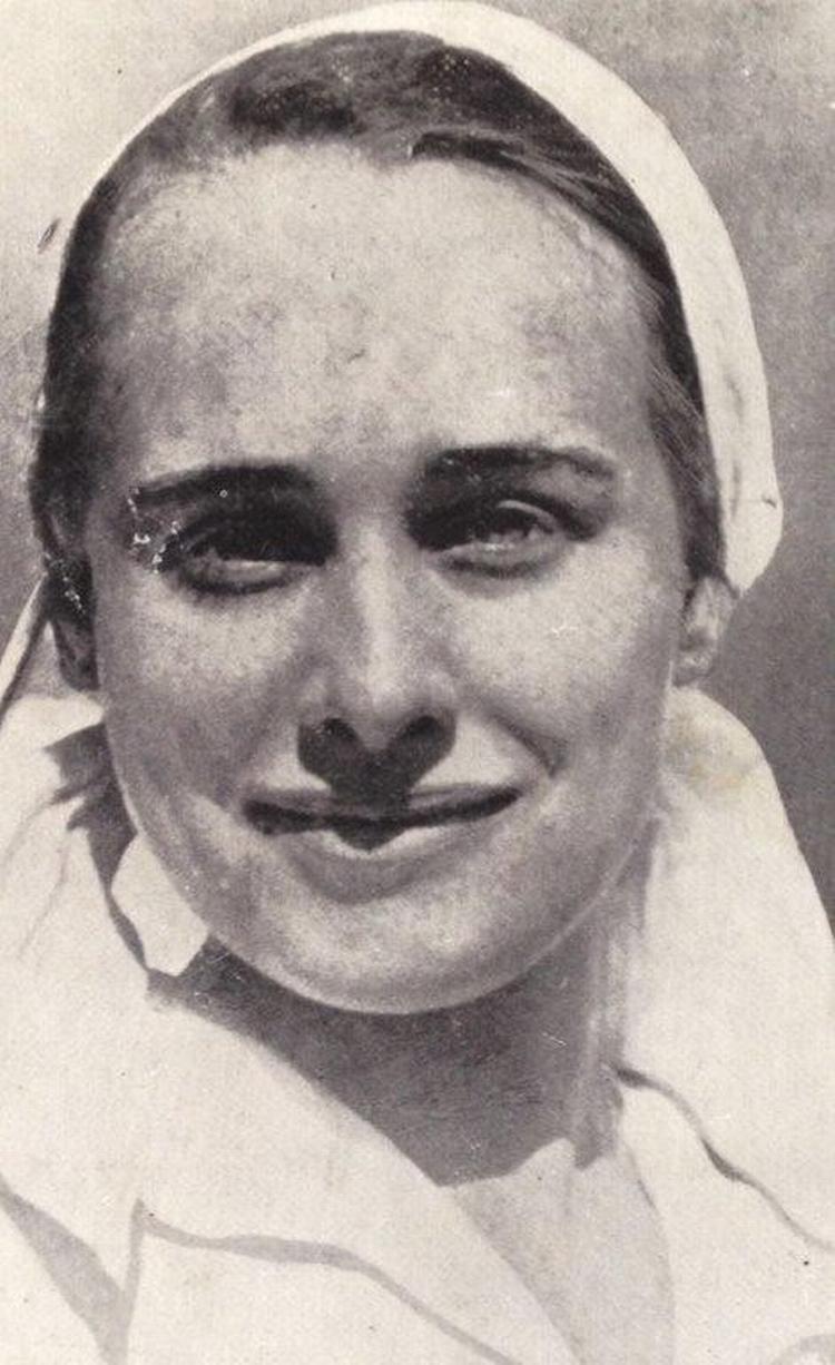 Pauline Kohlers påståede beretning fra Hitlers sydtyske bjergborg blev lanceret med dette manipulerede foto af den påståede forfatter. I virkeligheden var det et stykke britisk anti-Hitler-propaganda, skrevet af to journalister. 