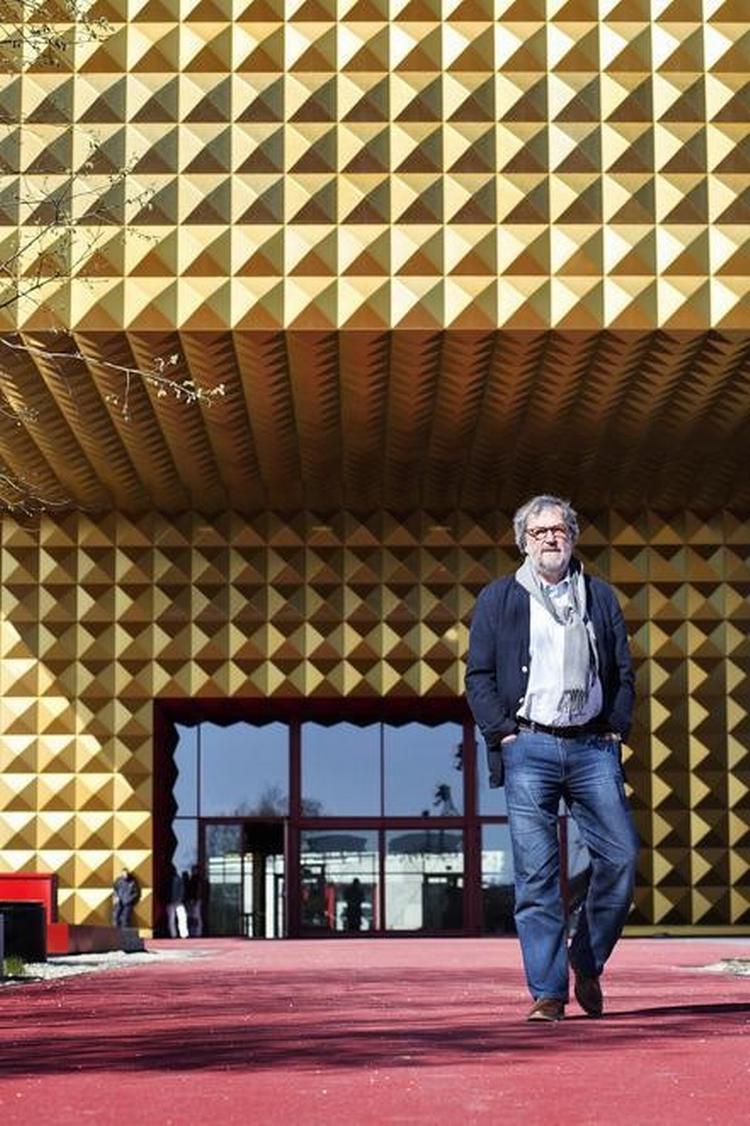 Museumsdirektør Frank Birkebæk foran Museet Ragnarock i Roskilde. 

 