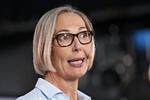 DR slås om danskernes tid med giganter som Netflix og Facebook, siger generaldirektør Maria Rørbye Rønn.  