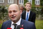 Justitsminister Søren Pape Poulsen (K) åbner en kattelem for, at skattekommission måske senere kan få lov at undersøge mørklagte  67 sommerdage i udbyttesagen. 