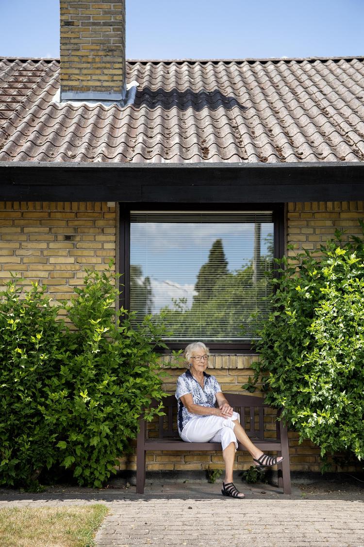 Det lignede »jeg ved ikke hvad«, da Lis Madsen flyttede i hus med familien i oktober 1968. I dag er huset familiens omdrejningspunkt. Foto: Peter Hove Olesen /POLFOTO