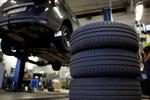 Pludseligt vintervejr skaber travlhed hos dækcentrene