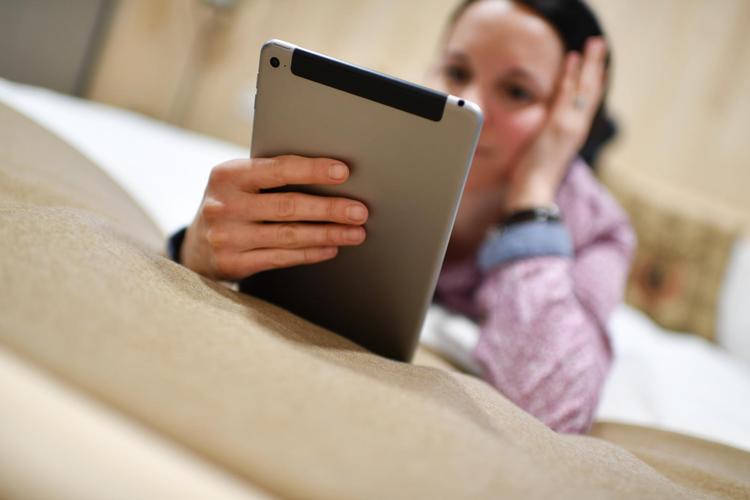 Facebook  har lavet partnerskaber med stribevis af  virksomheder som blandt andet Apple og omgår på den måde kravene for deling af brugernes personlige oplysninger. Arkivfoto Felix Kästle